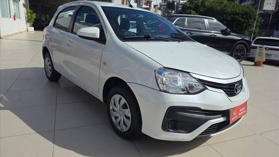 TOYOTA ETIOS 1.5 XS 16V FLEX 4P MANUAL TOYOTA ETIOS 1.5 XS 16V FLEX 4P MANUAL